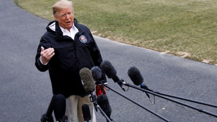 За привилегията да ги приютяват: Тръмп иска повече пари от съюзниците 