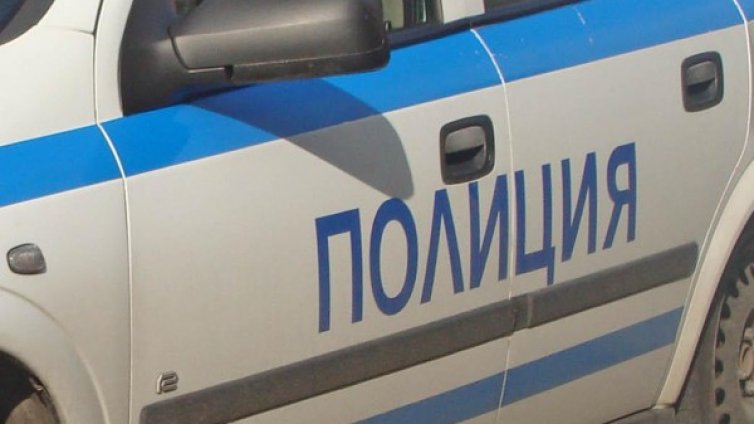 18-годишна с опасност за живота след челен удар край Вълчи дол