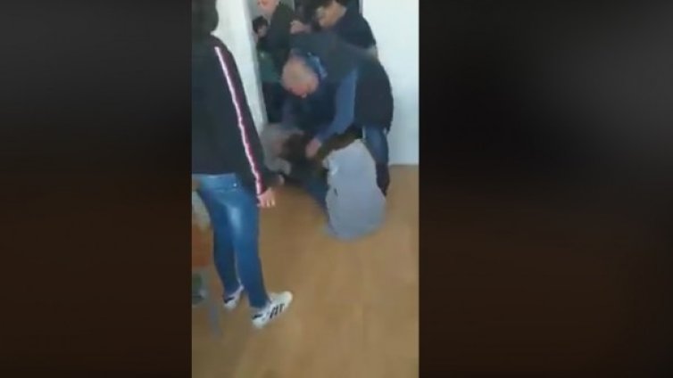 Меле в ловешко школо, възпитател се намесва... с юмруци