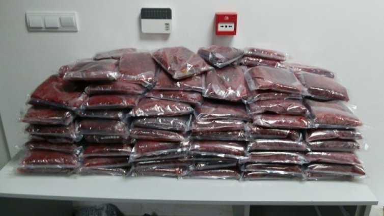 Митничари задържаха 80 кг паста за наргиле на Капитан Андреево