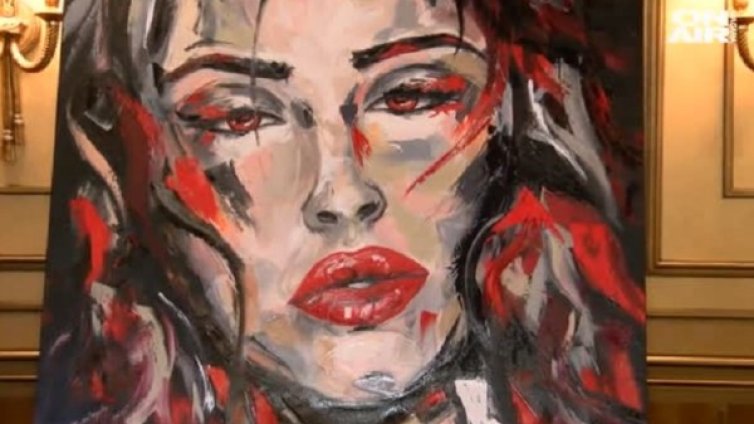 За абитуриенти в нужда: Художничка дари творбата си