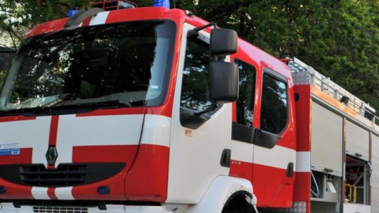 На гарата във Видин горя локомотив, превозвал цистерни