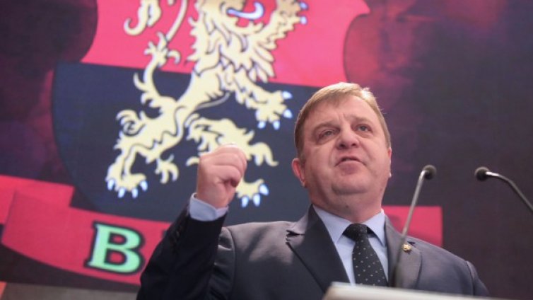 На конгреса: Каракачанов бе преизбран за лидер на ВМРО