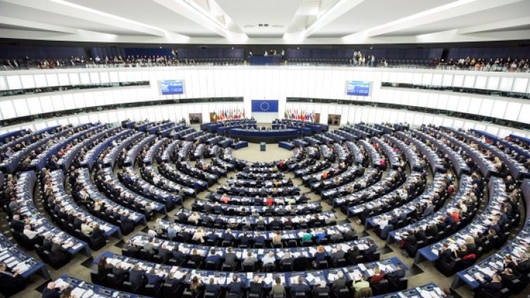 Два гласа не стигнаха за събарянето на Пакет "Мобилност"