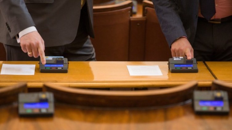Два месеца преди евровота поправките в ИК са реалност