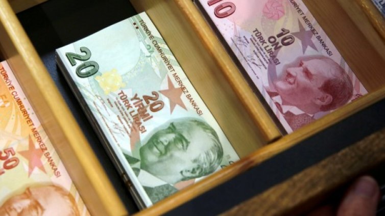 С нови 5%: Турската лира продължава да потъва