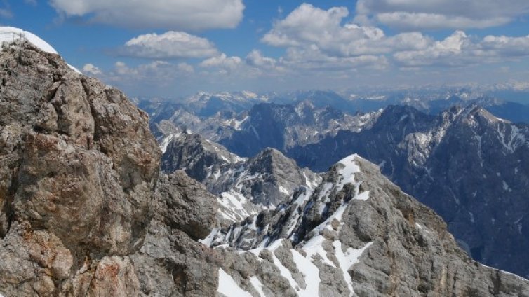 Алпите вдигат температура: Затоплянето променя облика на планината