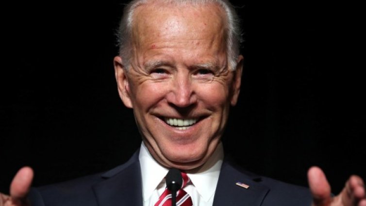 Джо Байдън: Границите на личното пространство се преначертаха