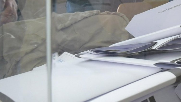 Скандалите в политиката растат, а гласоподавателите - намаляват!