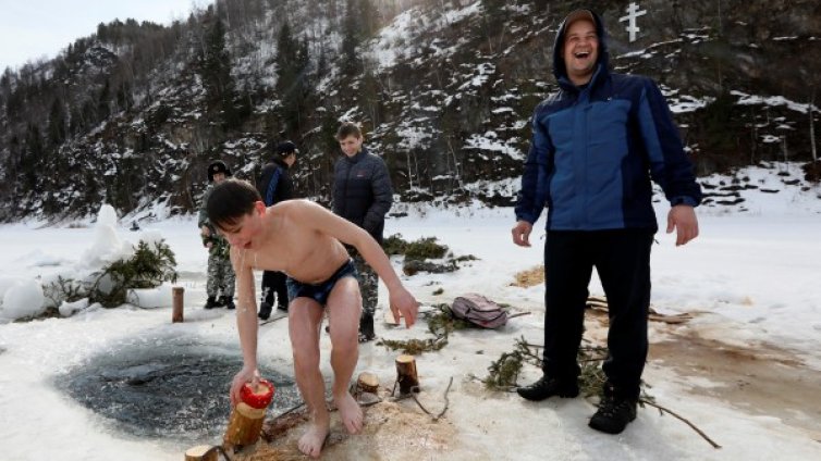 Учени откриха: Мързелът се отключва на 7-годишна възраст