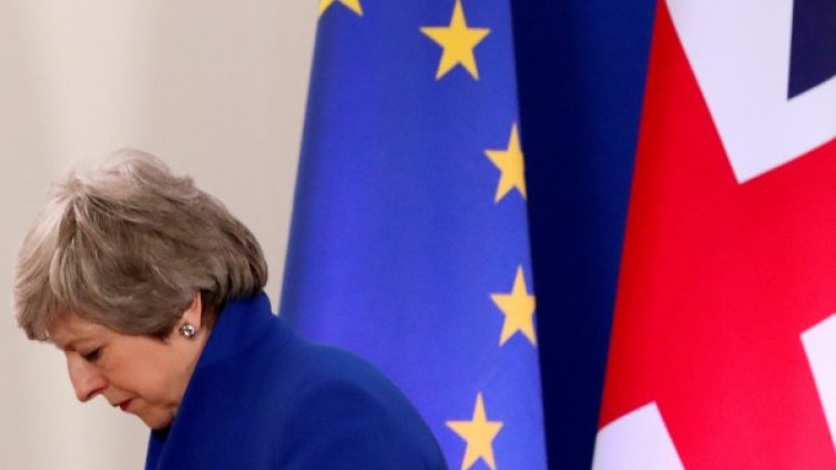 Хелоуински Brexit: Пътят напред пак прилича на минно поле