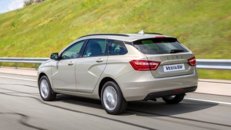 Ами сега? АвтоВАЗ спира продажбите на Lada в България
