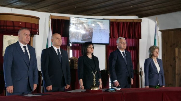 БСП пита: За кого работят политиците - за себе си или за хората?