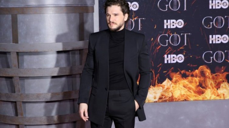 Джон Сноу щял да остане без тестис докато снимал сцена с дракон