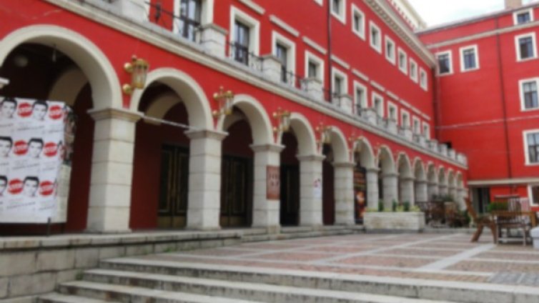 Момче падна от сградата на тетъра в Пловдив след ямакаши?