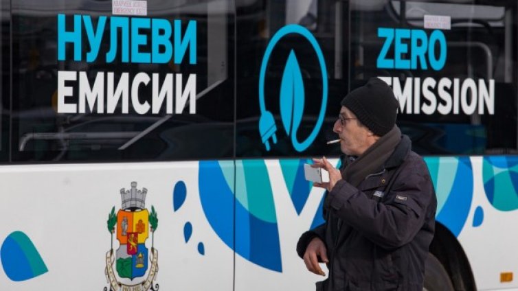 Дали? 3 минути чакаме рейс, трамвай, тролей, метро в София