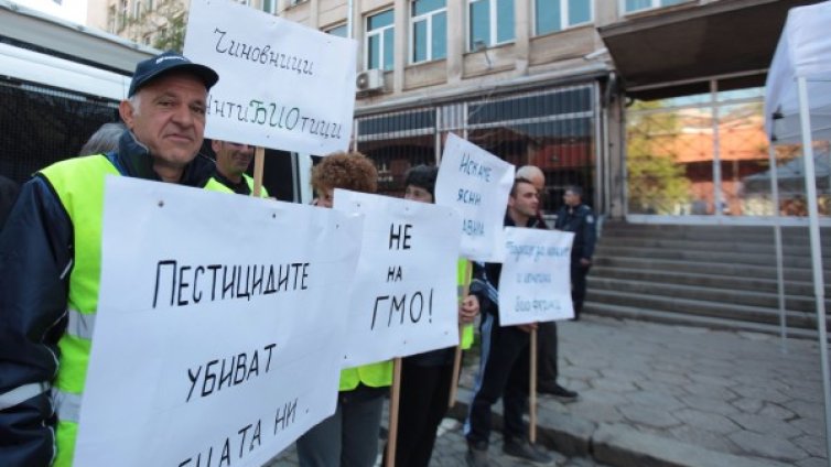  Биопроизводители искат оставката на Порожанов