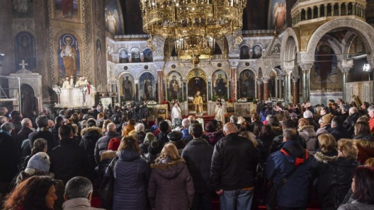 Българинът – религиозен, но по-скоро декларативно
