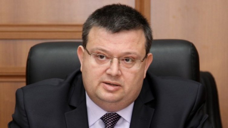 Цацаров разпореди: Проверки на къщите за гости. На всички!