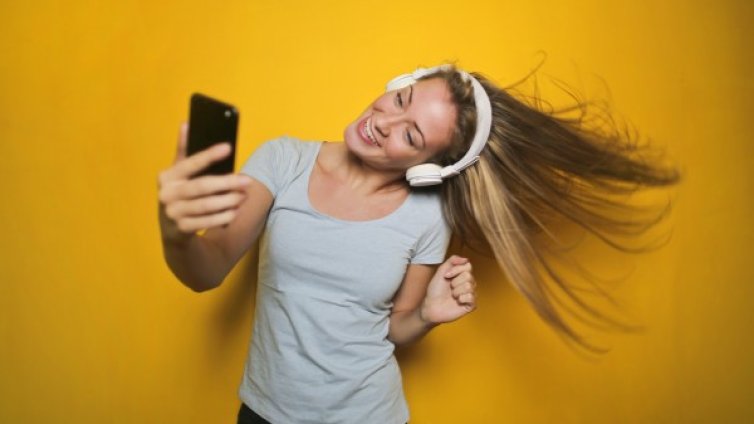 Виртуална любов? Зодиите, за които това е абсурд