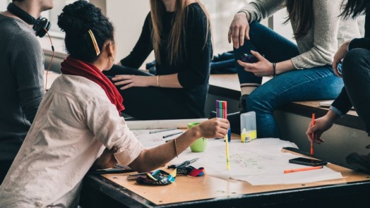 Подценяват ли политиците учениците и студентите?