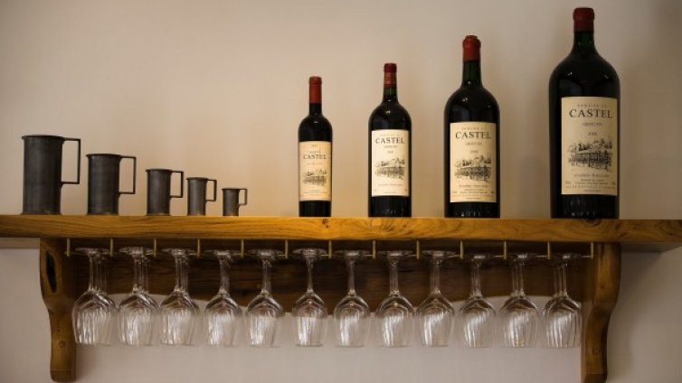 Имате скъпи вина и пури – ходите в Митницата за бандерол