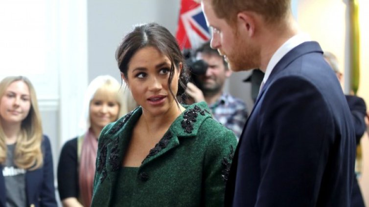 Меган преноси бебето със седмица. Може би няма да роди у дома 