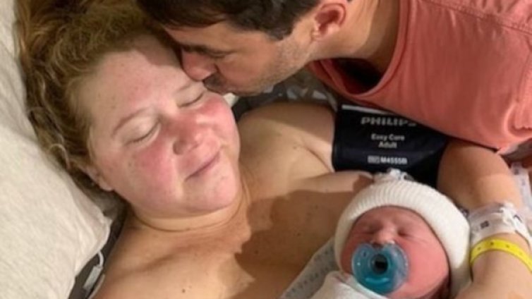 Ейми Шумър като Меган: Роди момче, но няколко часа по-рано