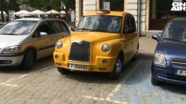 Уникално лондонско такси е новата атракция в Русе