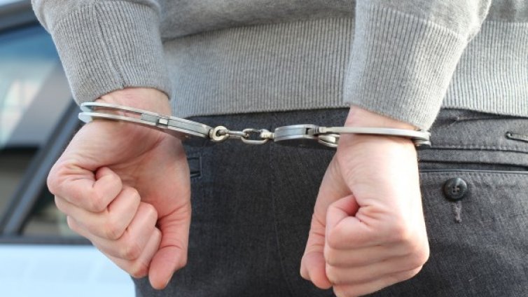 31-годишен мъж заплаши с пистолет клиенти в заведение 