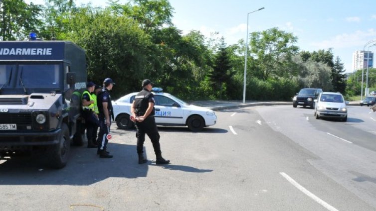 Готови за лятото: Командироват 947 полицаи по морето