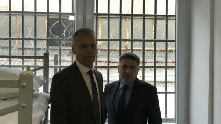 Данаил Кирилов откри нов арест, снима се в килия