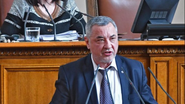 Симеонов със сигнал в ЦИК срещу ДПС, агитирали деца