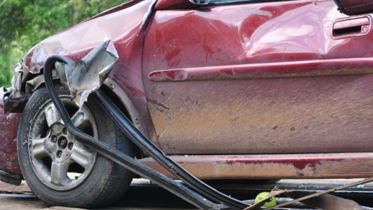 Сблъсък между кола и бус на пътя Берковица &ndash; Монтана