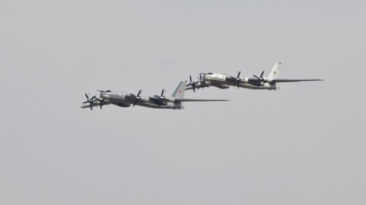 САЩ прехванаха руски военни самолети край Аляска