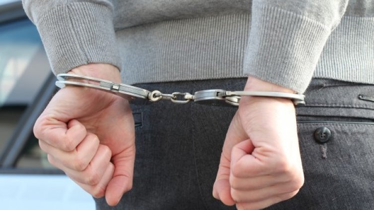 Два часа гардове налагали клошарката наркоманка, пребили я до смърт 