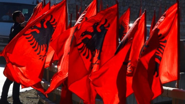 Върви ли се към Велика Албания и Велика Сърбия?