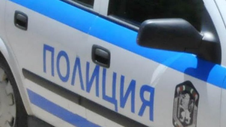 Мъж влезе в болницата в Дупница с газов пистолет