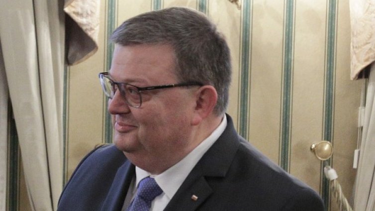 Цацаров: Гласувах за по-различна Европа, не за бюрократична