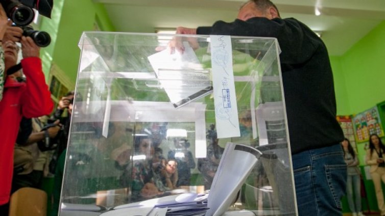 Нови данни към 20 ч.: ГЕРБ &ndash; 30,6%, БСП &ndash; 25,4%, ДБ &ndash; нагоре 