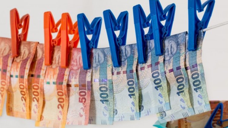 Законът срещу изпирането на пари ще става все по-строг