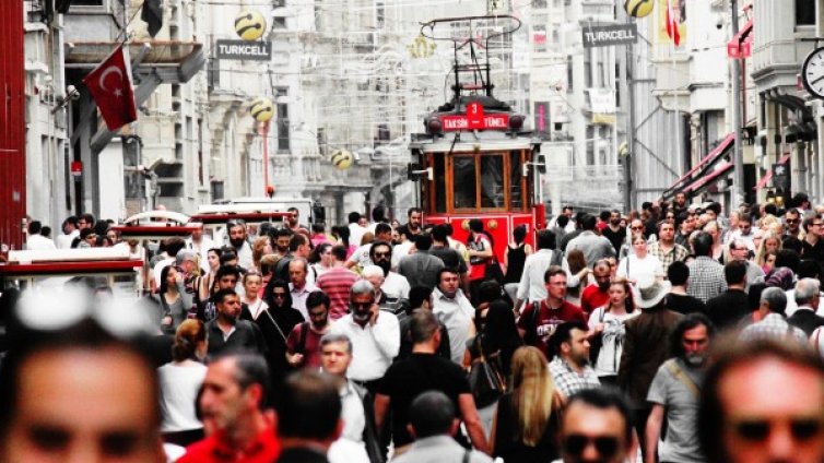 Турската лира поскъпва вече пети пореден ден