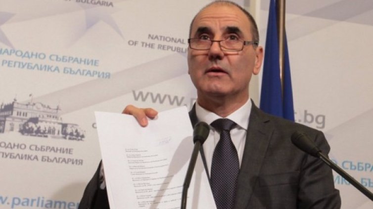 Цветанов мислил дълго, правилното било да хвърли оставка
