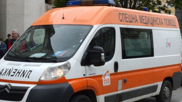 24-годишен с опасност за живота след падане от ел. стълб