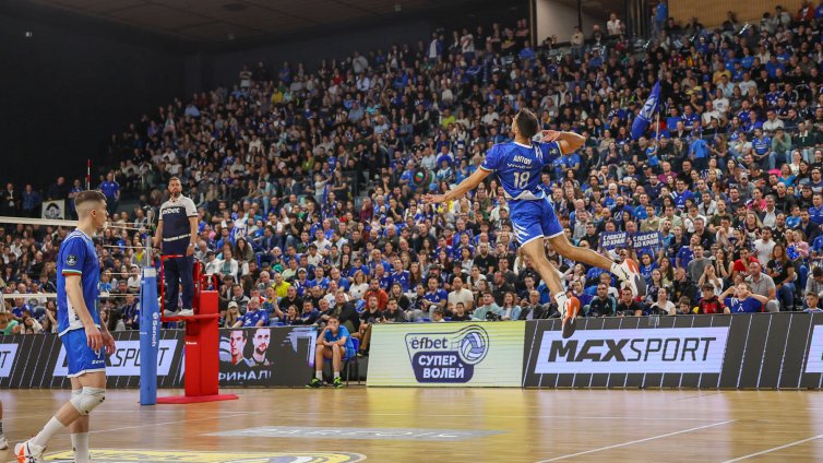 Левски, Берое, Локомотив Авиа и Нефтохимик ще се борят за първи трофей от новия волейболен сезон