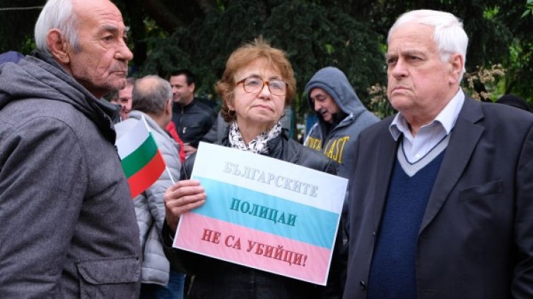 Българи в Кьолн защитиха осъдените полицаи по делото "Чората"