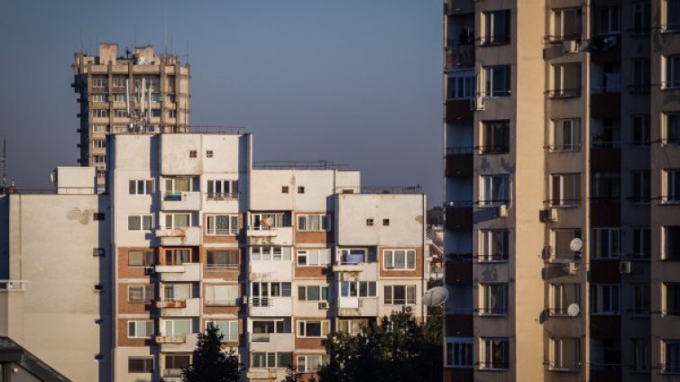 Ниски лихви и растящо население повишават цените на имотите