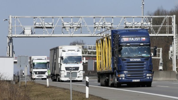 В Германия спешно се търсят десетки хиляди тираджии