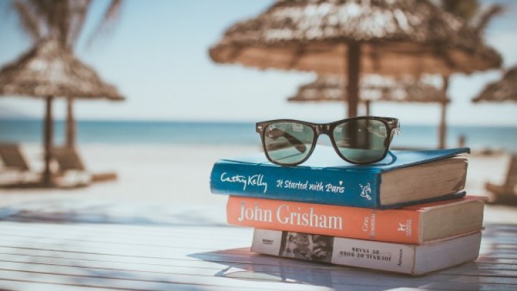 Очила, кърпа... Какво задължително да носим в плажната чанта? 