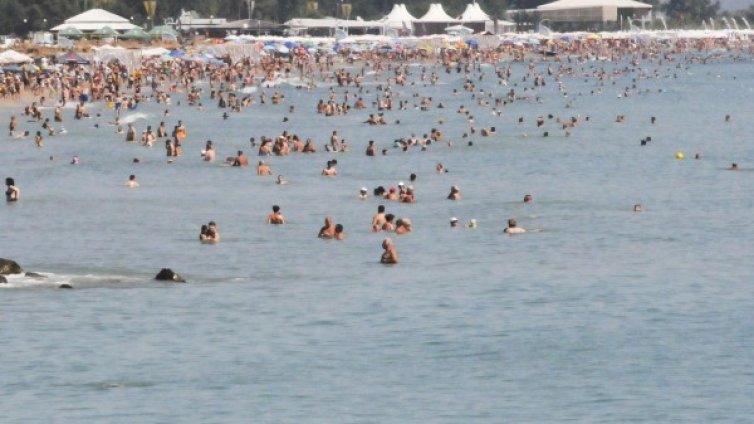 Петролни продукти се разляха край Бургас